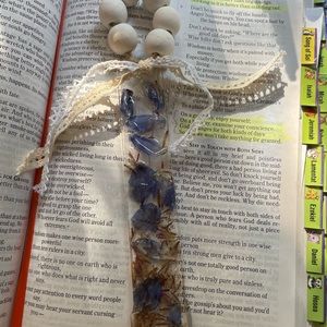BOOKMARK!!! Handmade New dried flower casted in resin bookmarks.